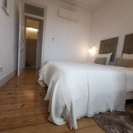 Lisbon Apartment Near Rato Square Apartment *